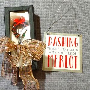 Art Glass Wine Bottle Stopper Christmas Wreath Hand Blown and metal tag, NIB